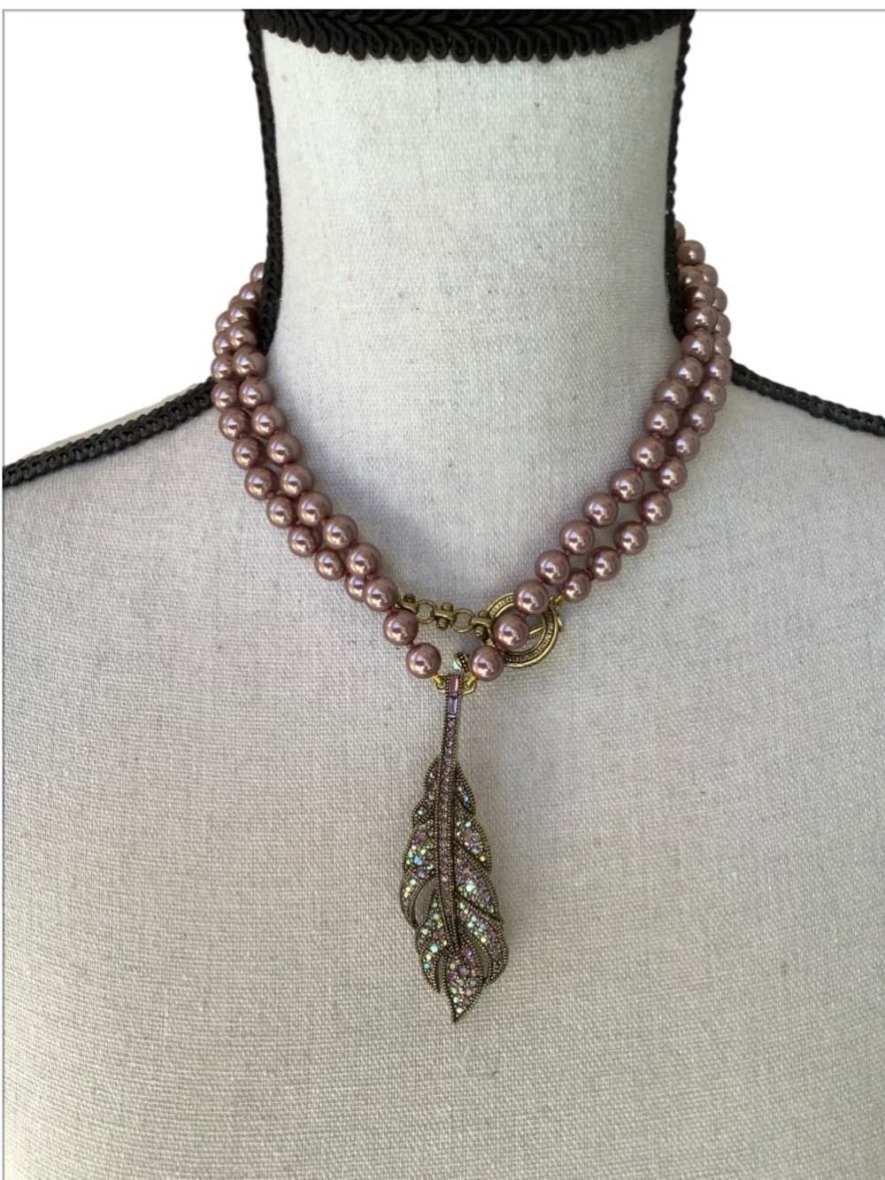 Long Heidi Daus Pearl Pink Necklace with Swarovski Crystal Feather Pendant
